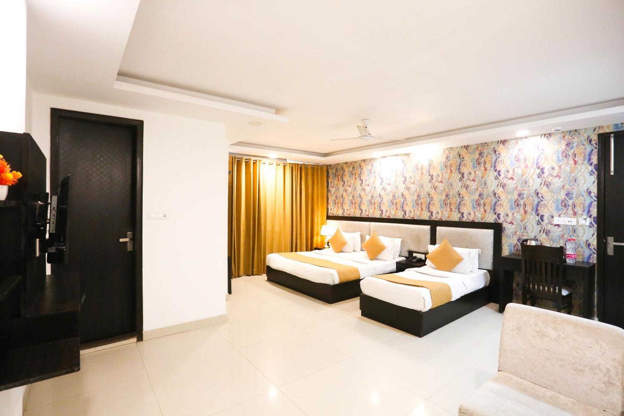 Hotel Aashiyana New Delhi Exteriör bild