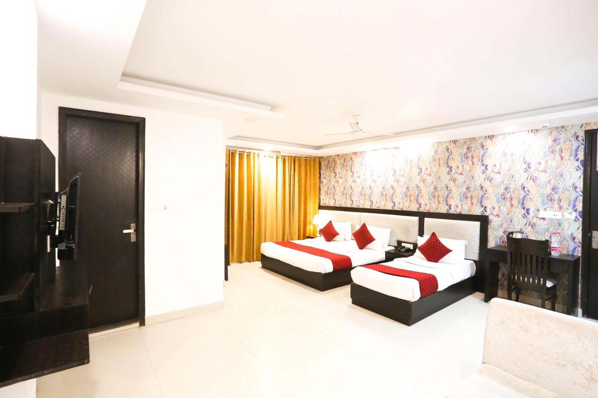 Hotel Aashiyana New Delhi Exteriör bild