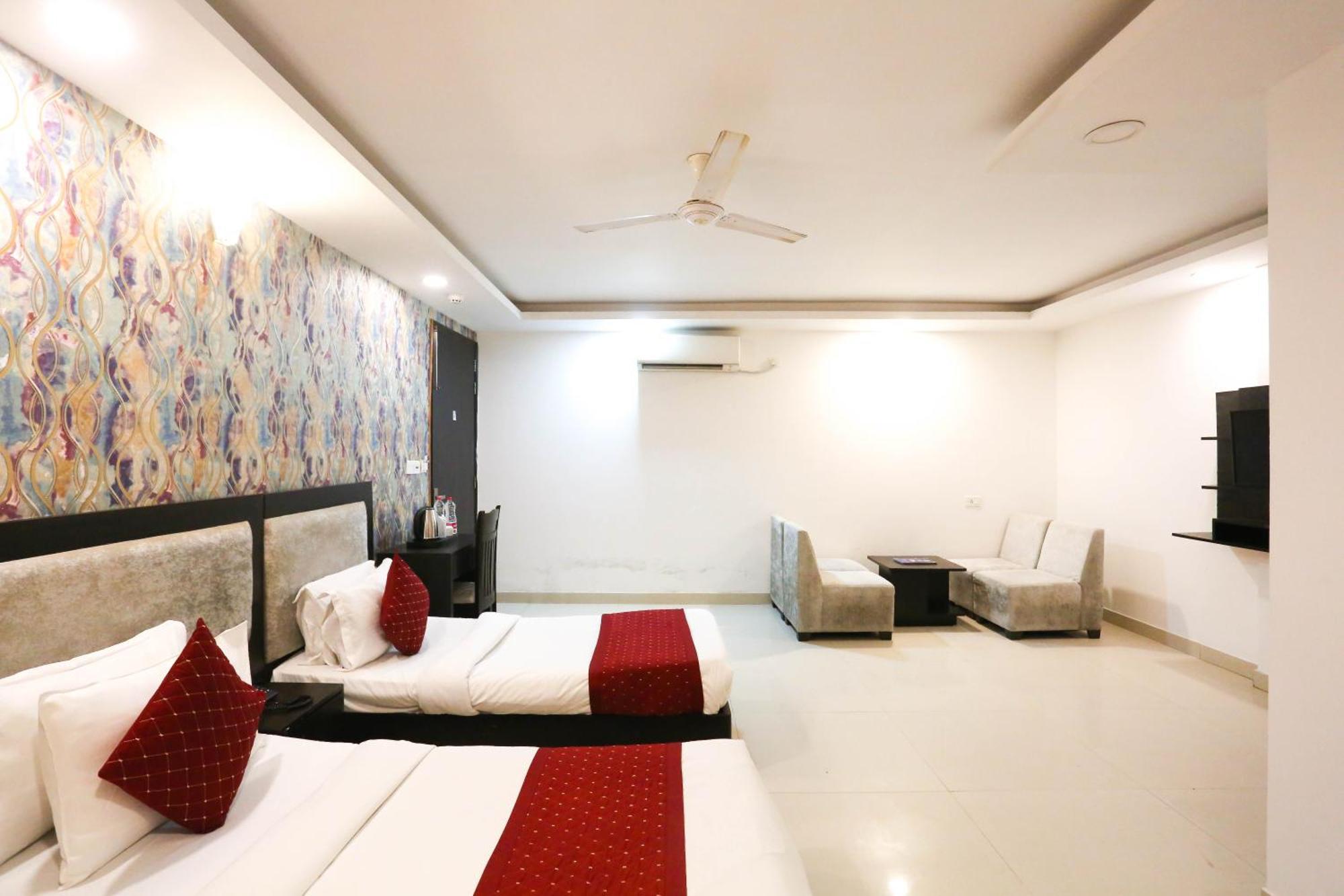 Hotel Aashiyana New Delhi Exteriör bild