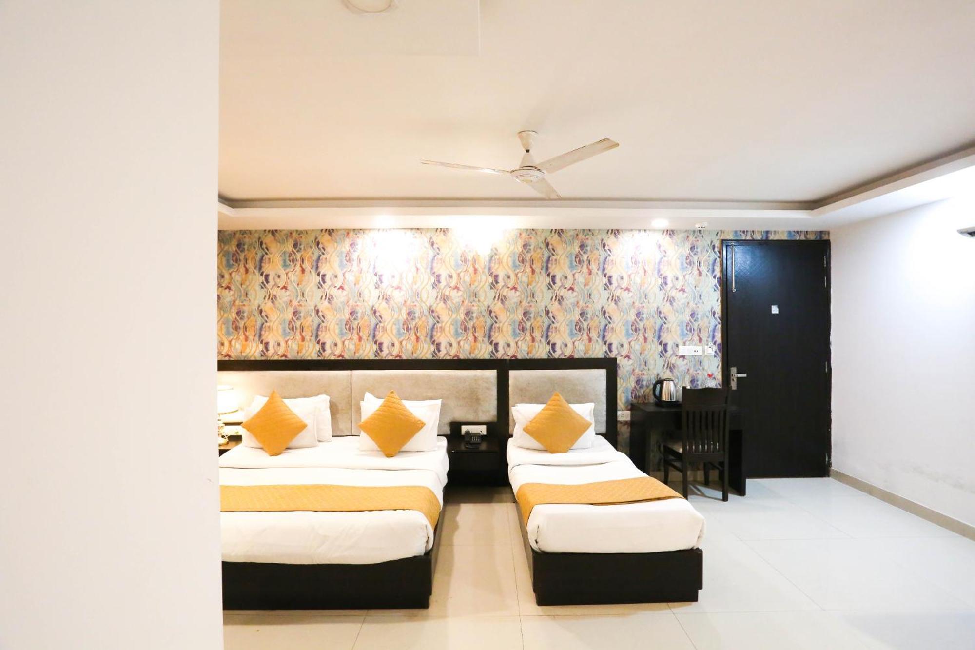 Hotel Aashiyana New Delhi Exteriör bild