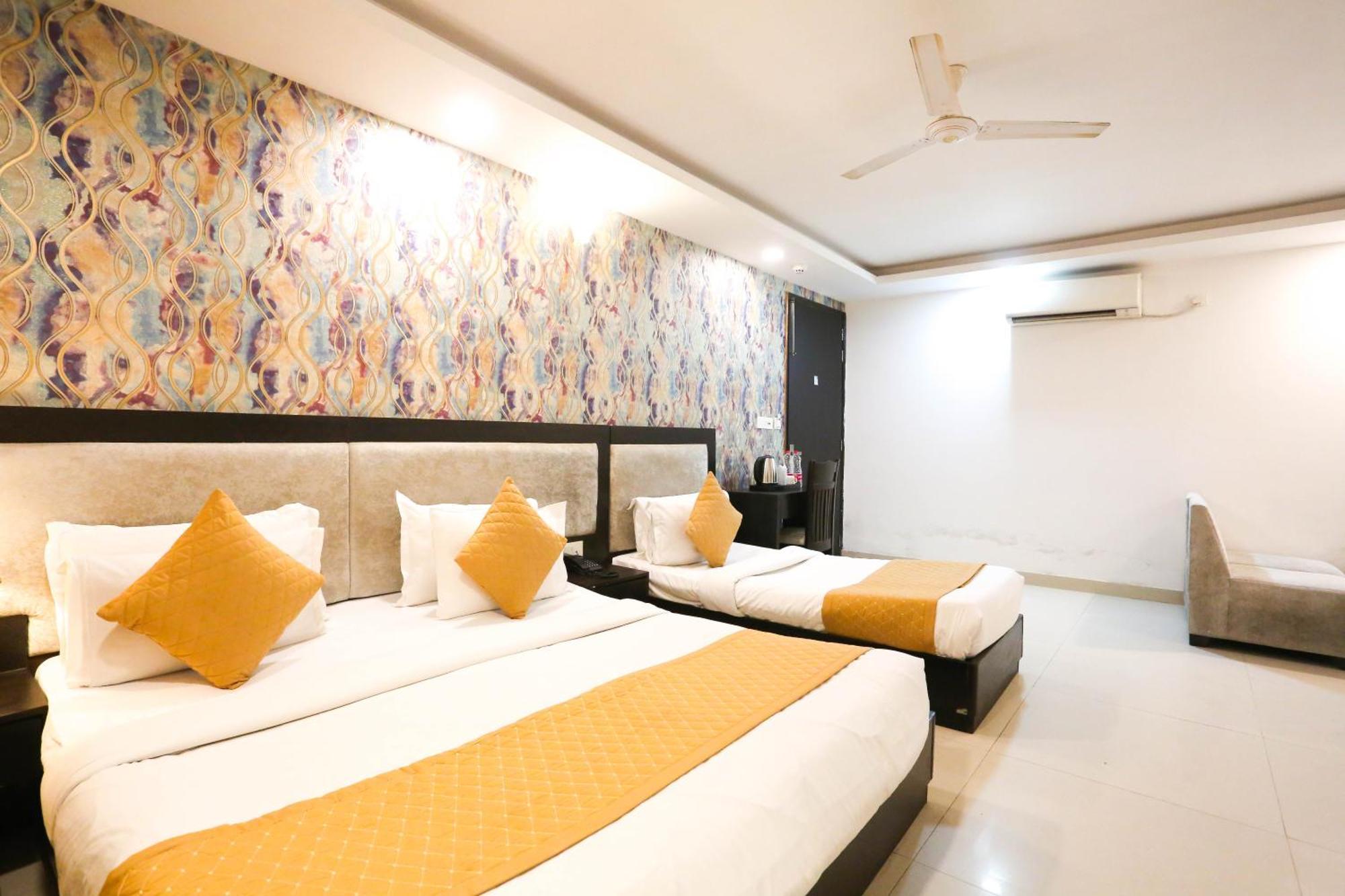 Hotel Aashiyana New Delhi Exteriör bild