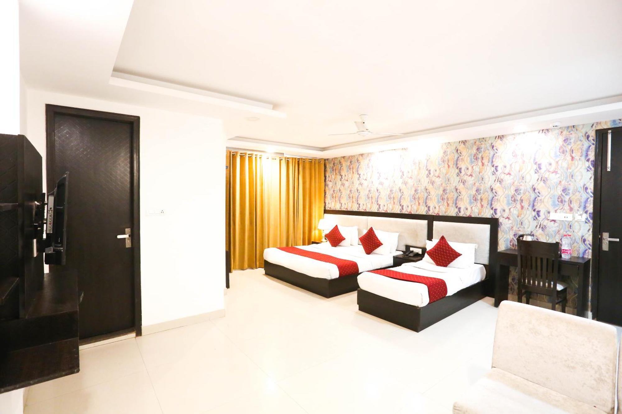 Hotel Aashiyana New Delhi Exteriör bild