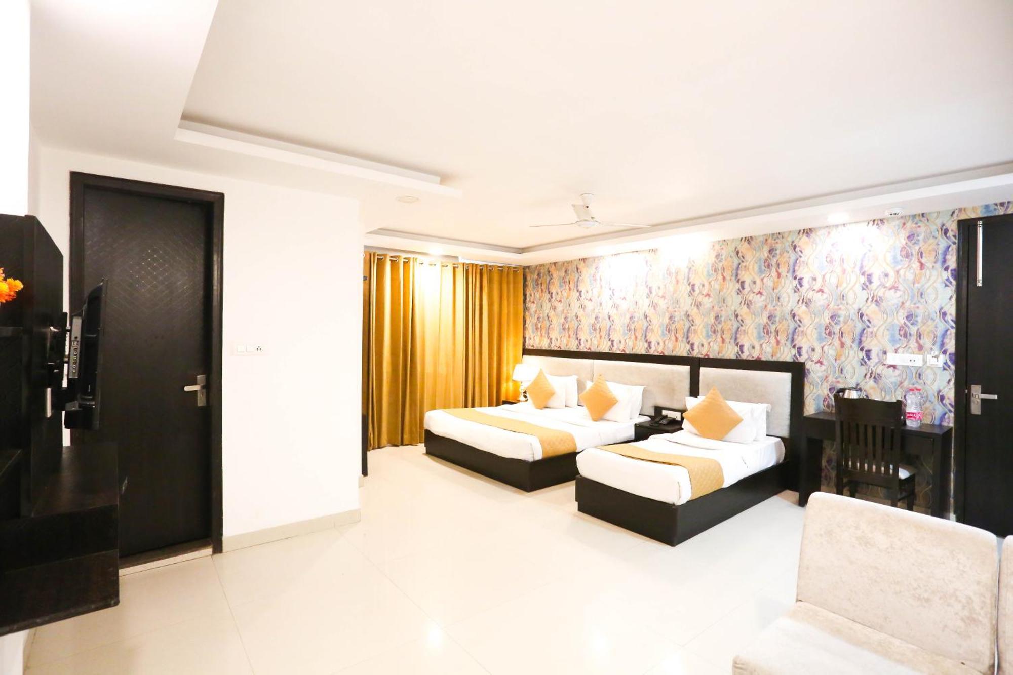Hotel Aashiyana New Delhi Exteriör bild