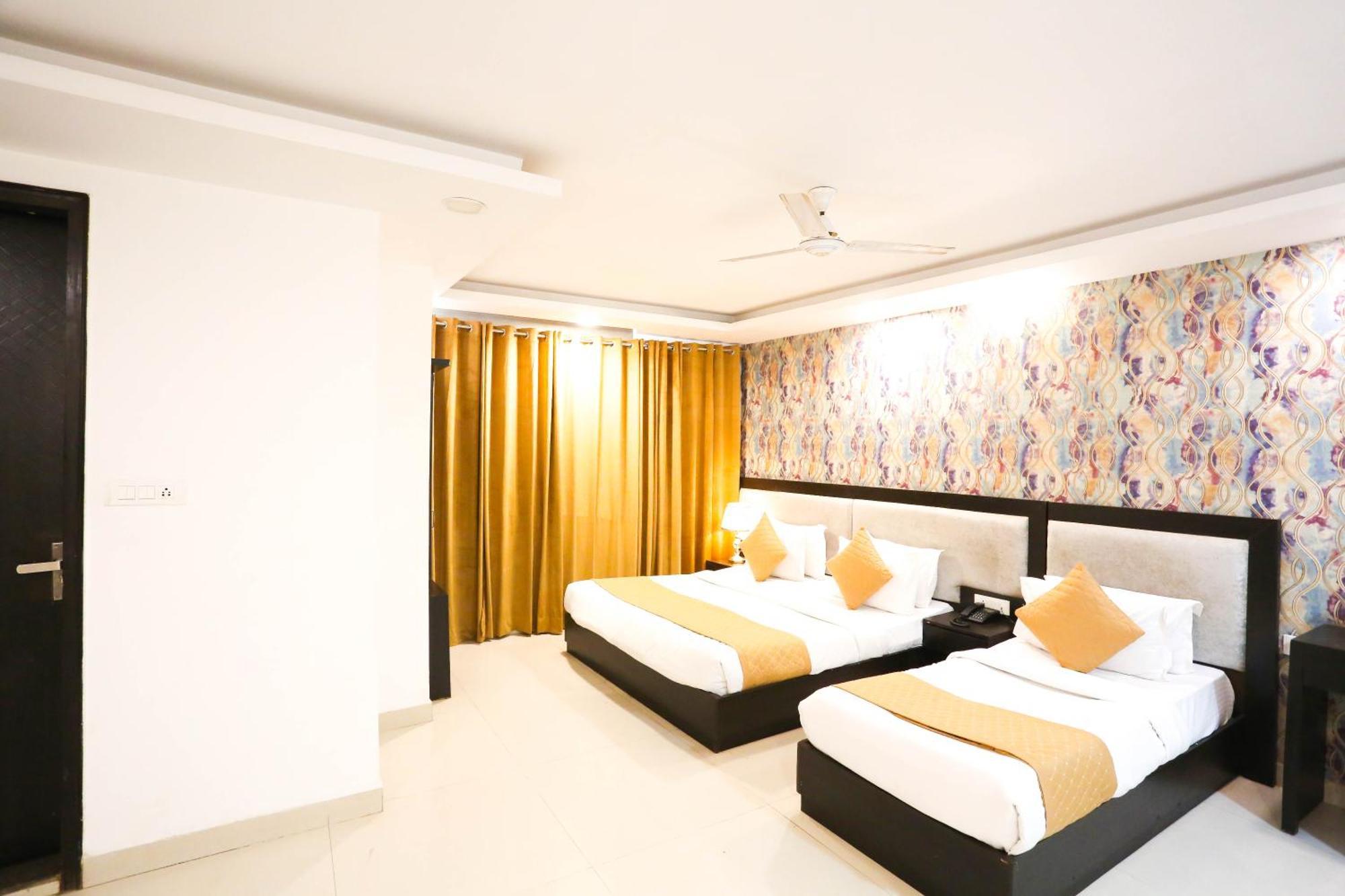 Hotel Aashiyana New Delhi Exteriör bild