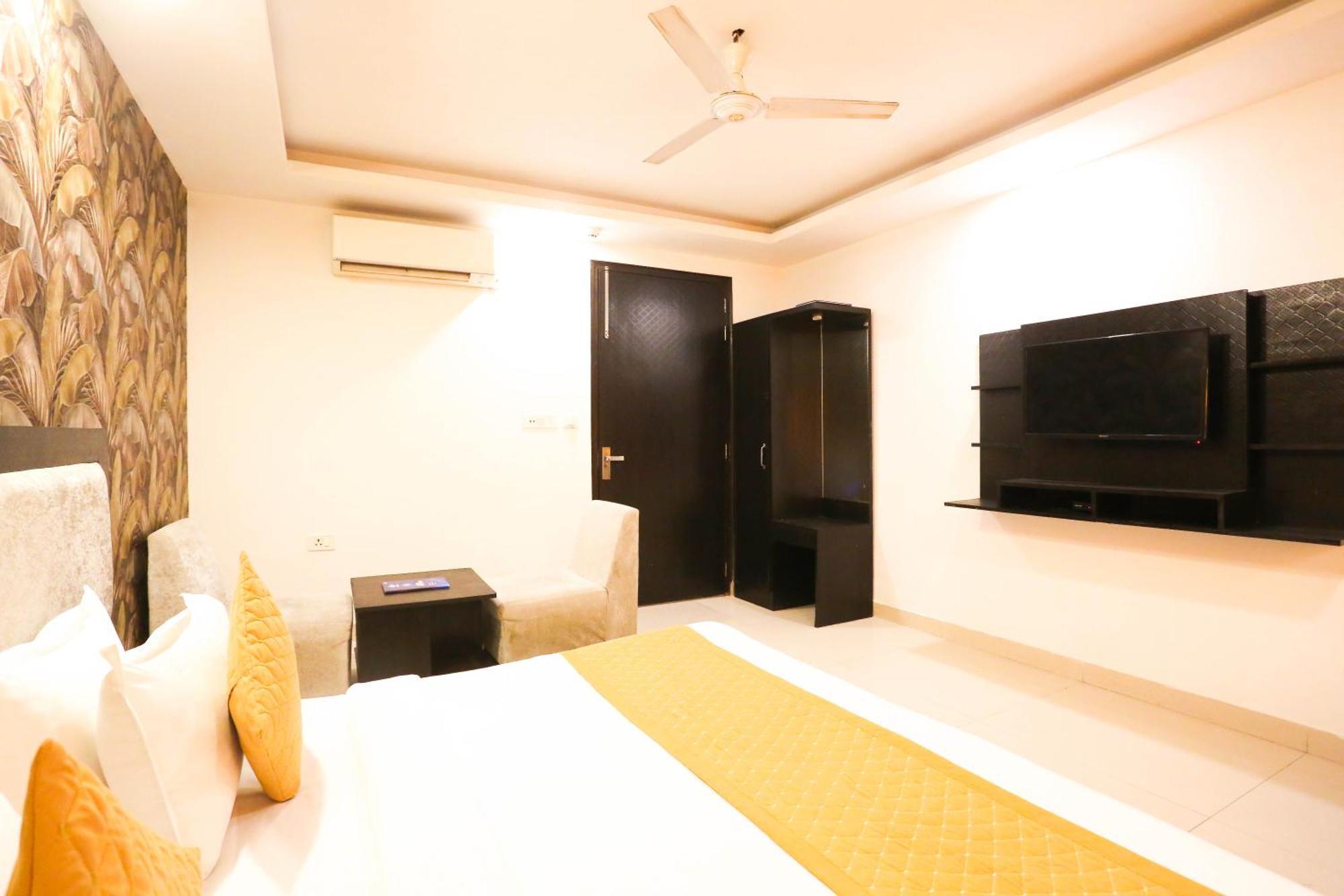 Hotel Aashiyana New Delhi Exteriör bild