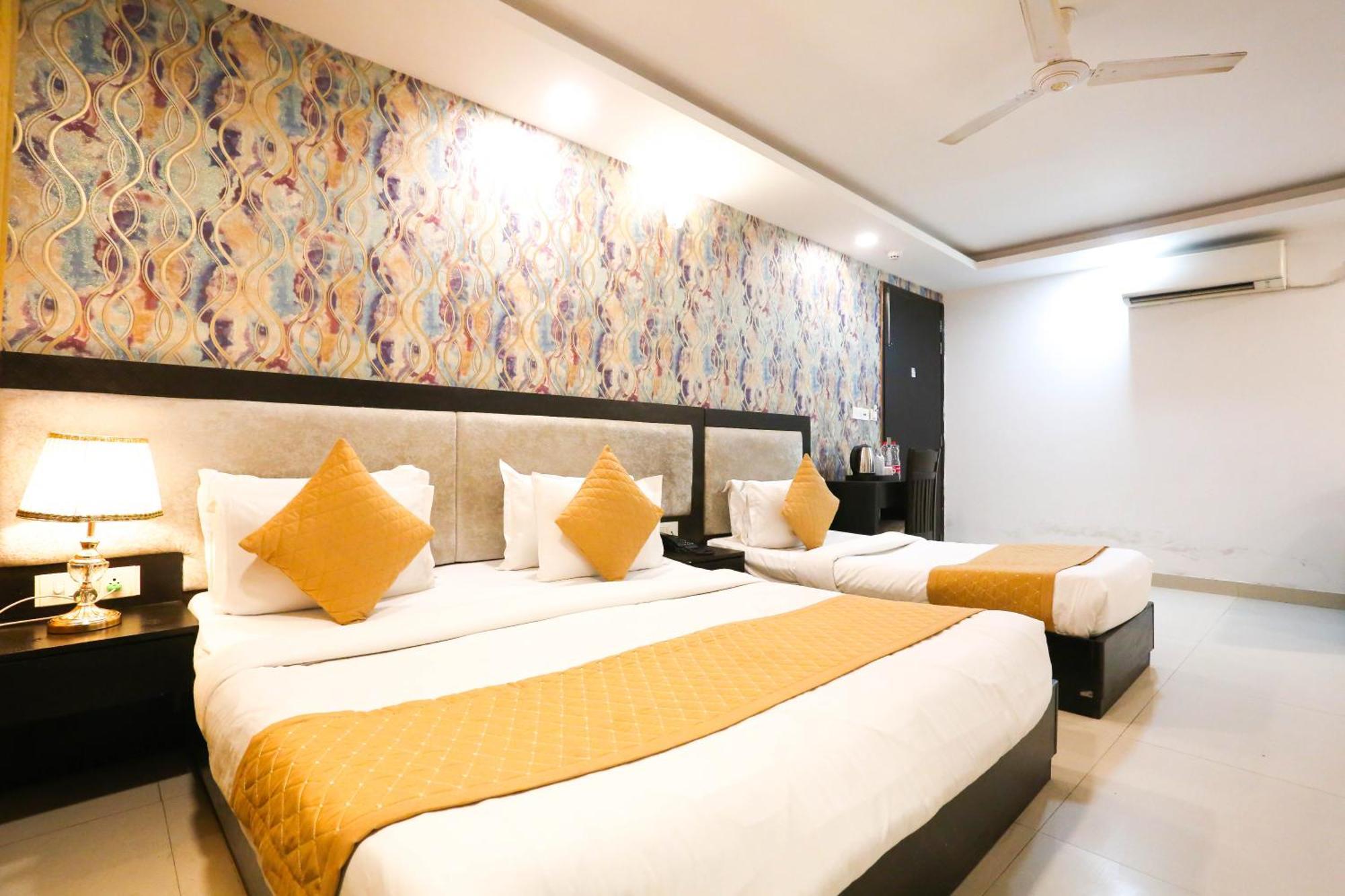 Hotel Aashiyana New Delhi Exteriör bild