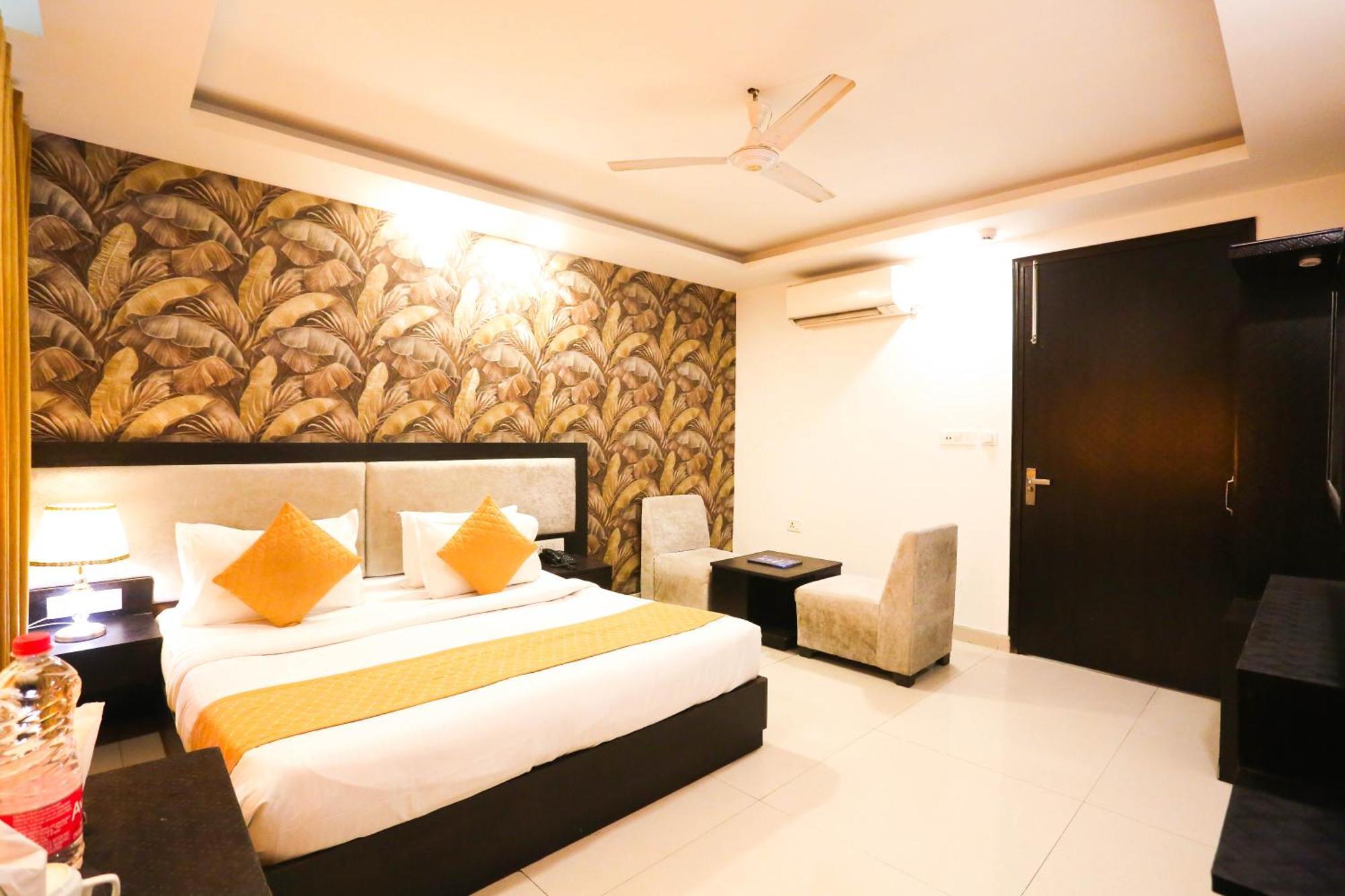 Hotel Aashiyana New Delhi Exteriör bild