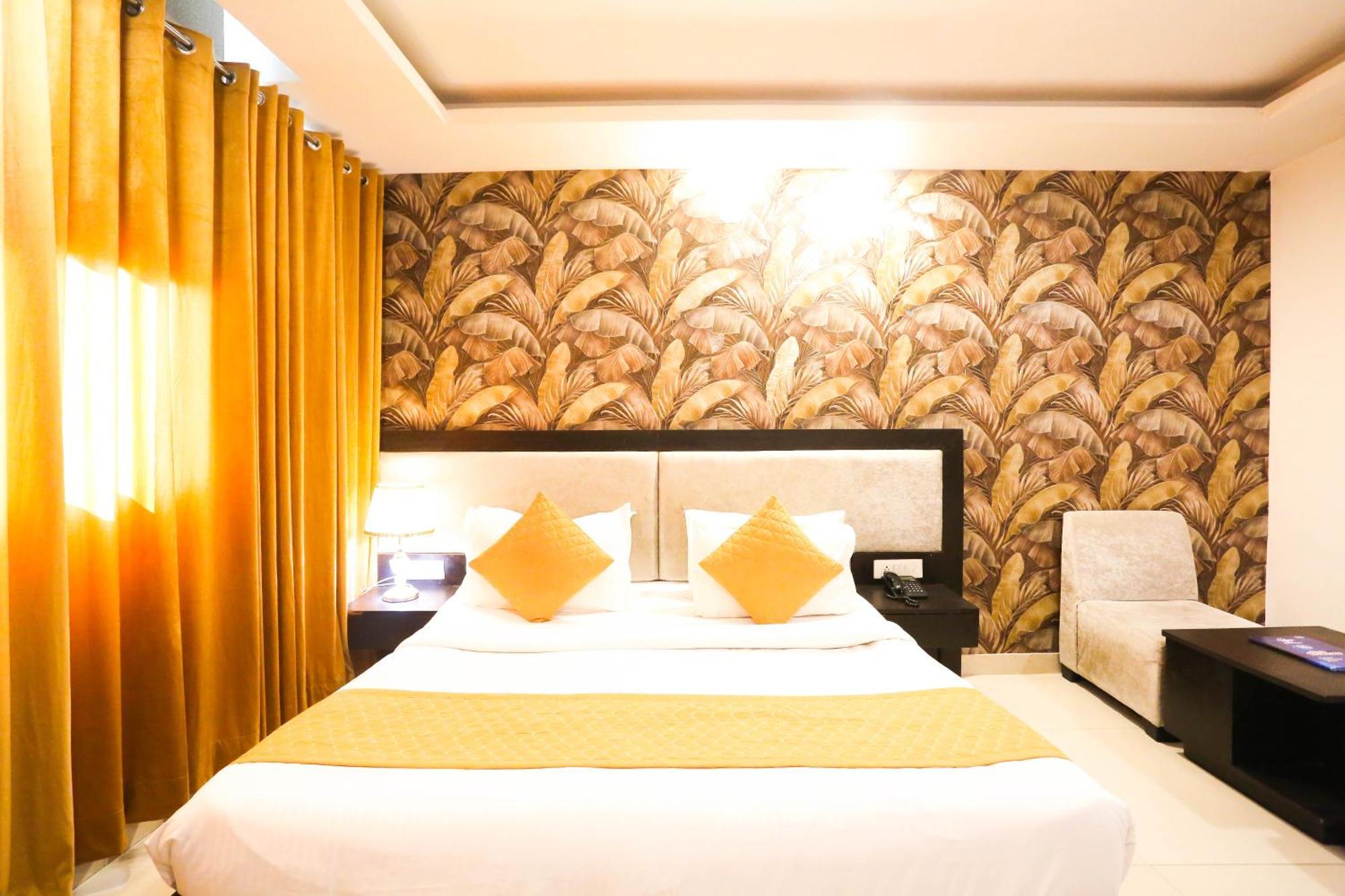 Hotel Aashiyana New Delhi Exteriör bild