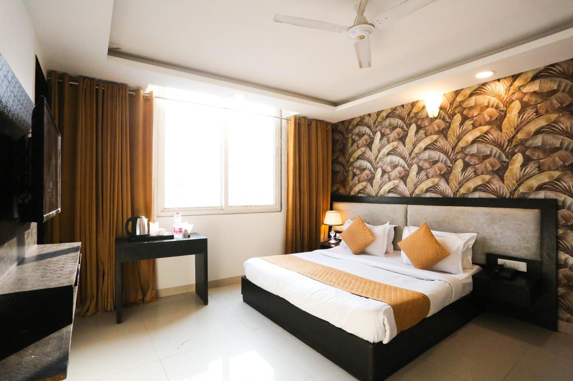 Hotel Aashiyana New Delhi Exteriör bild